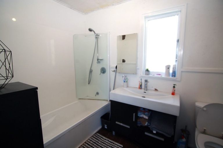 Photo of property in 90 Smart Road, Glen Avon, New Plymouth, 4312