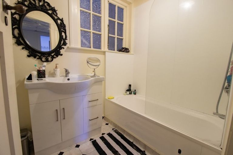 Photo of property in 22a Clifton Terrace, Kelburn, Wellington, 6012