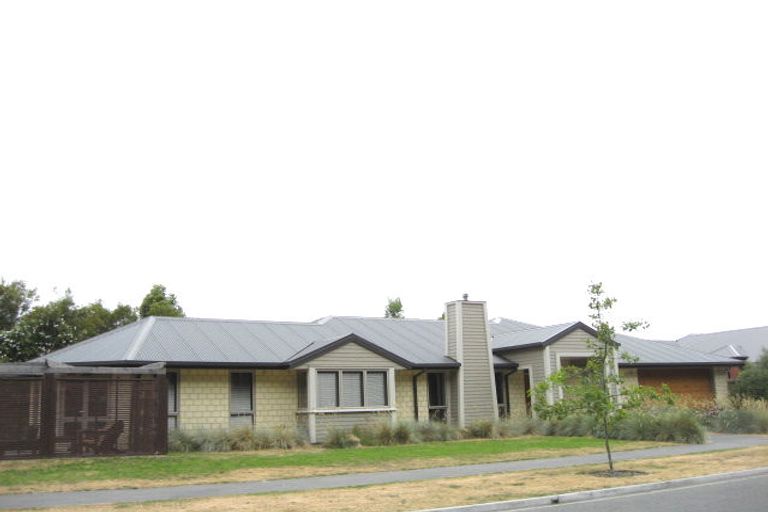 Photo of property in 98 Rothesay Road, Parklands, Christchurch, 8083