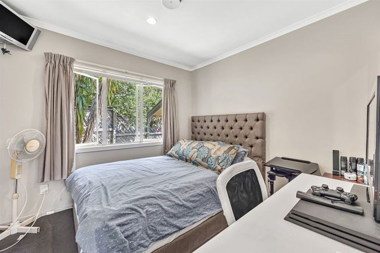 Photo of property in 18 Cinnabar Place, Westgate, Auckland, 0614