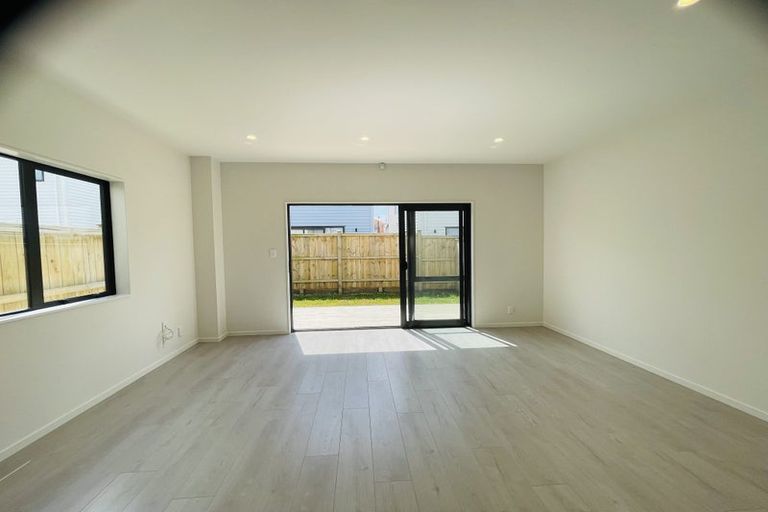 Photo of property in 11 Faithful Drive, Karaka, Papakura, 2113