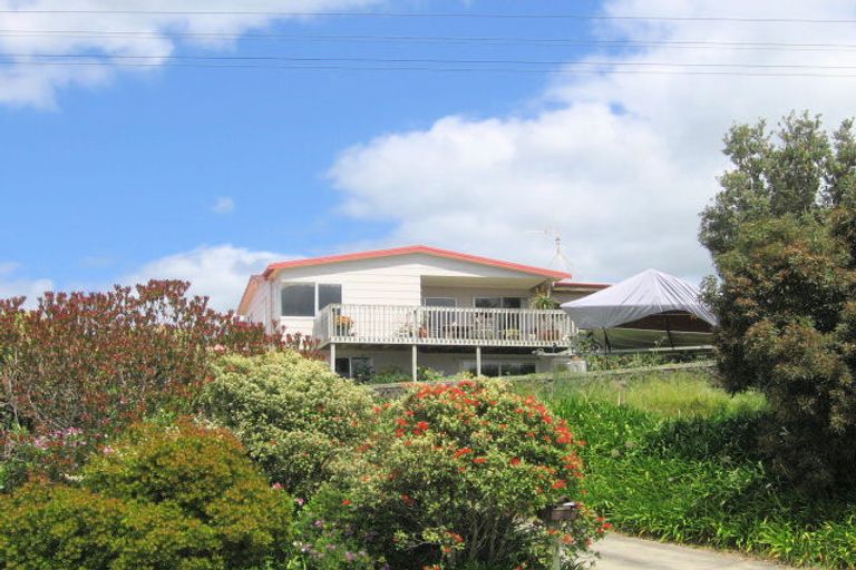 Photo of property in 204 Seaforth Road, Waihi Beach, 3611