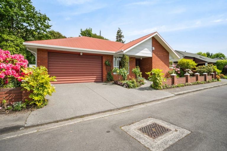 Photo of property in 6 Torvill And Dean Lane, Cashmere, Christchurch, 8022