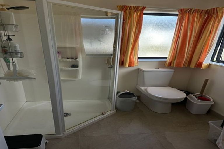 Photo of property in 165a Carlisle Road, Northcross, Auckland, 0632