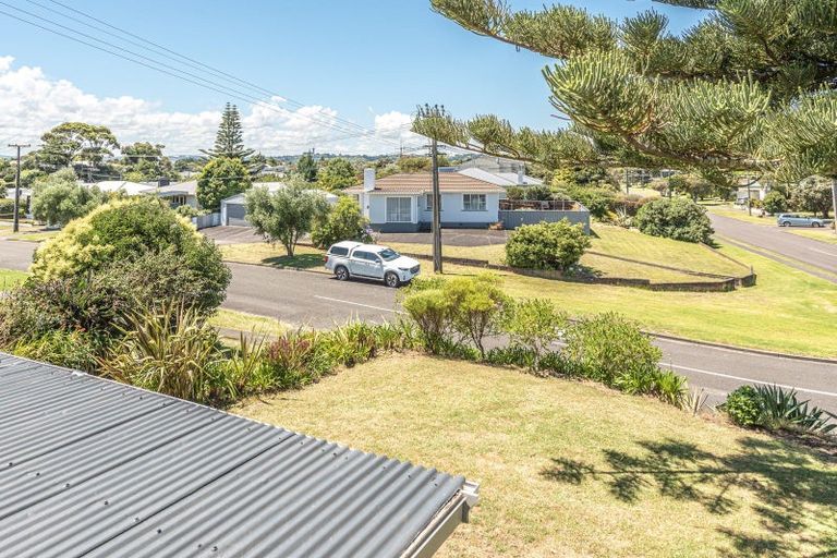 Photo of property in 24 Burns Street, Tawhero, Whanganui, 4501