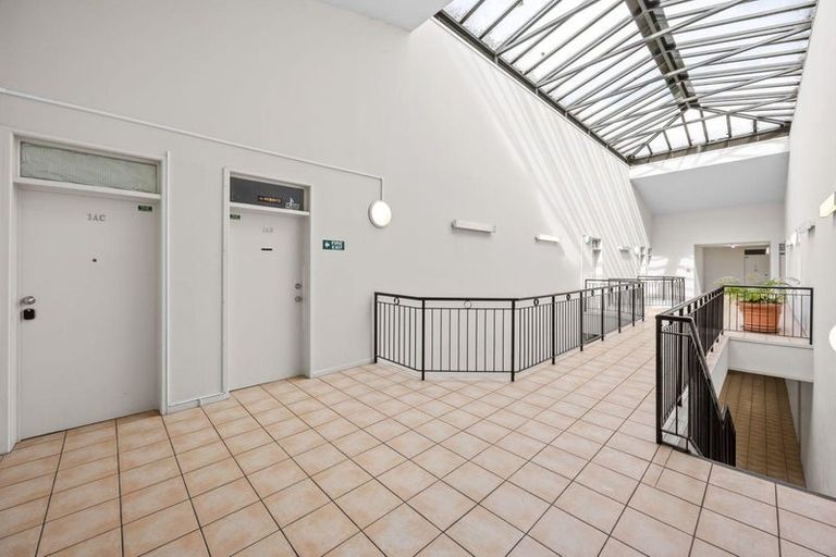 Photo of property in 12 Imperial Place, Henderson, Auckland, 0612