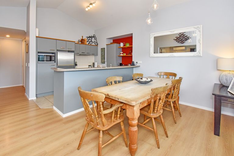 Photo of property in 69 Riverton Drive, Randwick Park, Auckland, 2105