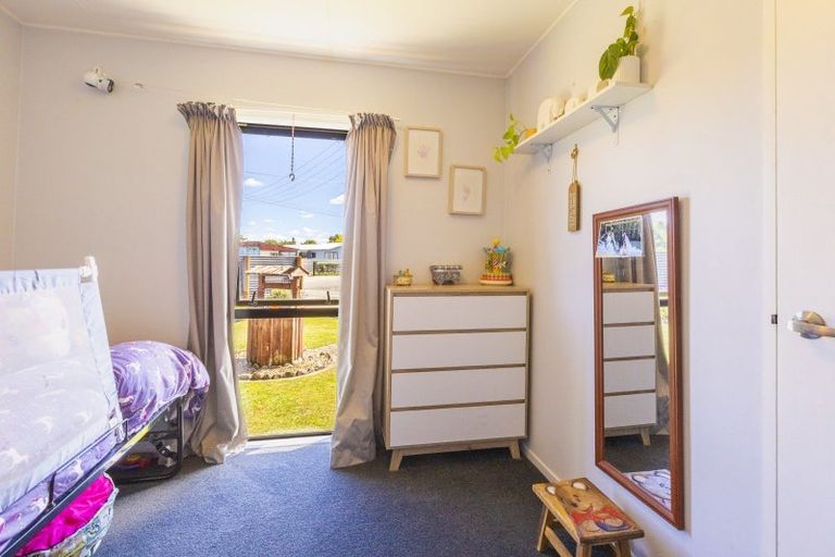 Photo of property in 40 Charles Street, Takapau, 4203