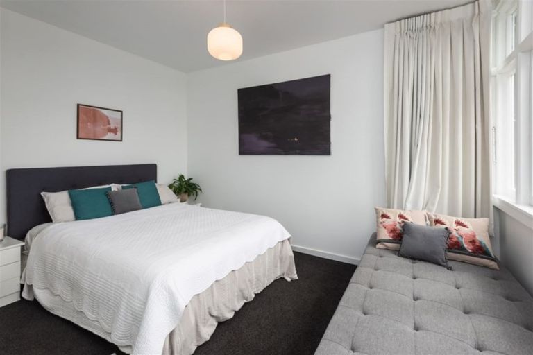 Photo of property in 10 Dyers Pass Road, Cashmere, Christchurch, 8022