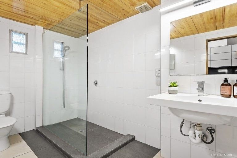 Photo of property in Stadium Garden Flats, 314/107 Thorndon Quay, Pipitea, Wellington, 6011