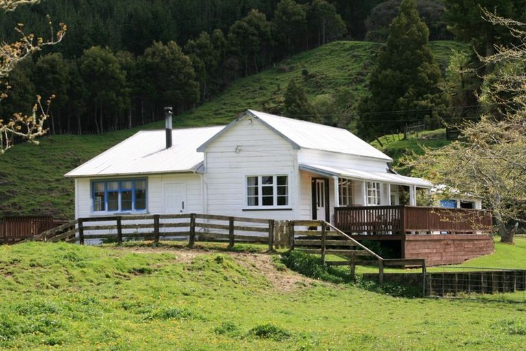 Photo of property in 27 Tupoki Road, Uruti, Urenui, 4378