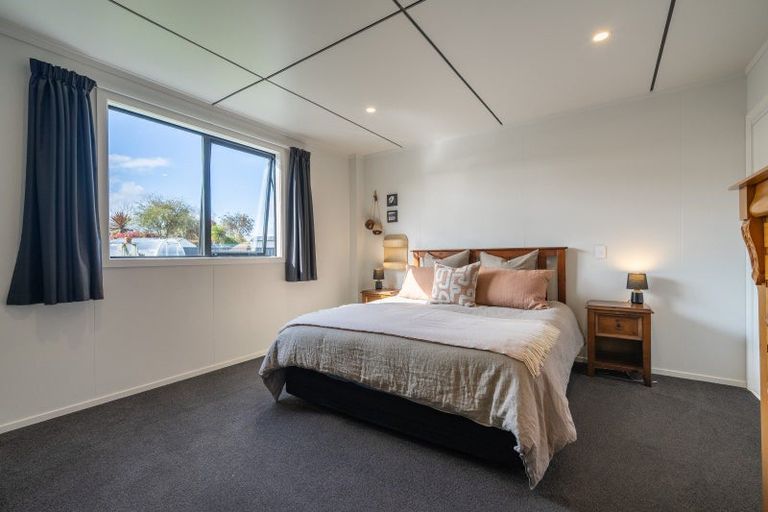 Photo of property in 27 Tawera Place, Te Anau, 9679