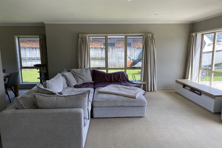 Photo of property in 7 Whitford Place, Rototuna North, Hamilton, 3210