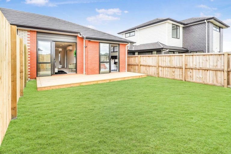 Photo of property in 1/3 Tiro Place