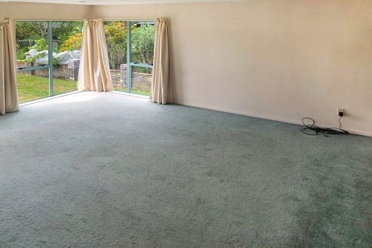 Photo of property in 3 Khaleel Place, Henderson, Auckland, 0612