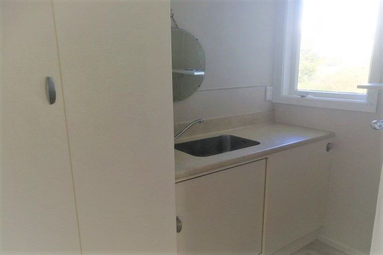 Photo of property in 18 Ramillies Place, Glenfield, Auckland, 0629