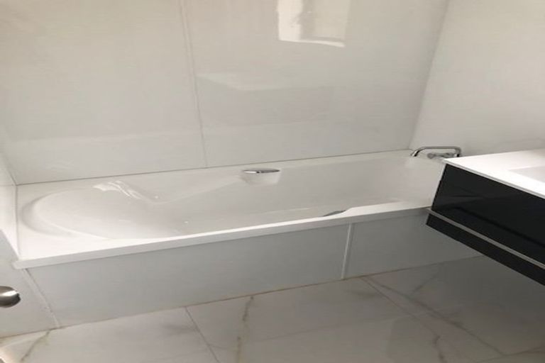 Photo of property in 2/328 Bucklands Beach Road, Bucklands Beach, Auckland, 2012