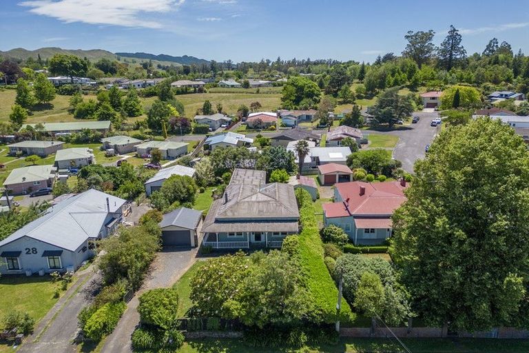 Photo of property in 30 Church Street, Waipawa, 4210