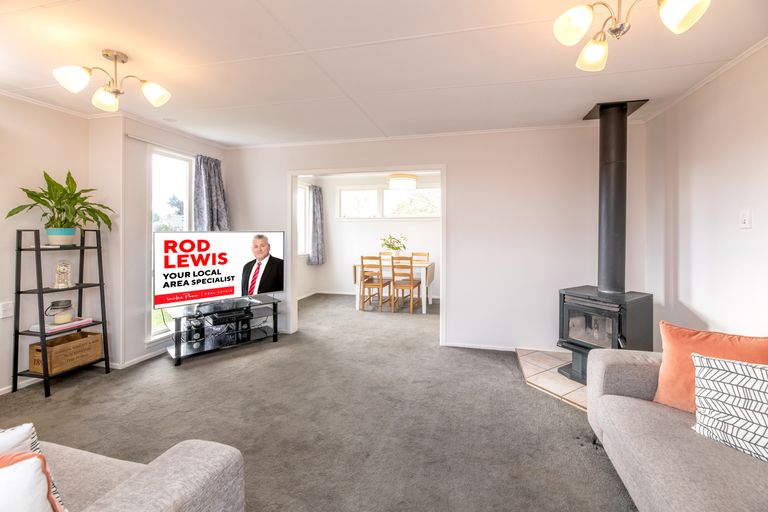 Photo of property in 127 Northcote Road, Northcote, Christchurch, 8052