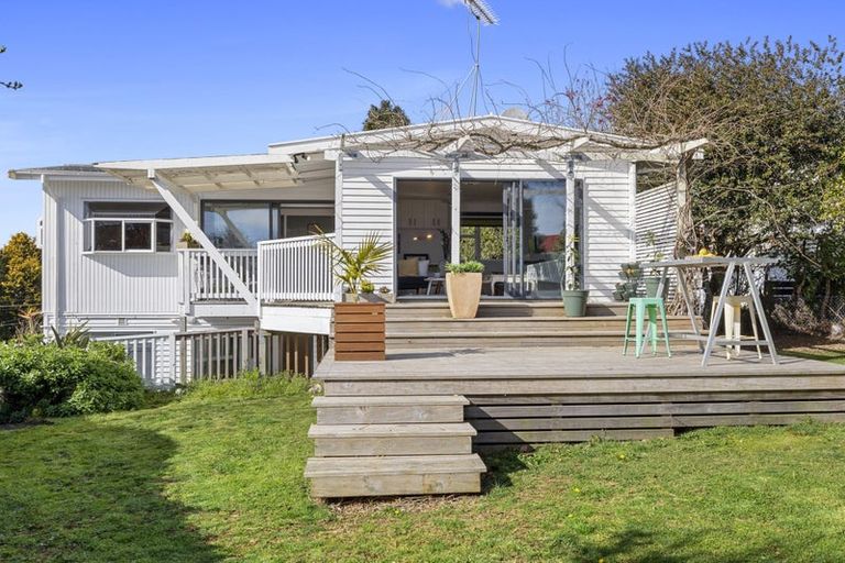 Photo of property in 18 Doralto Road, Frankleigh Park, New Plymouth, 4310