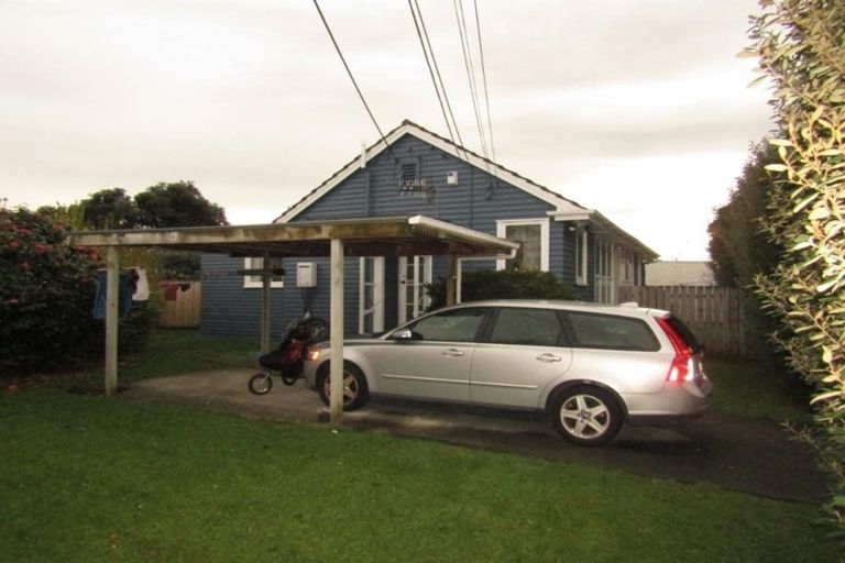 Photo of property in 1-2/107 Pohutukawa Street, Woburn, Lower Hutt, 5011