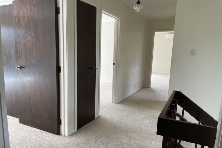 Photo of property in 1/37 Shanaway Rise, Hillcrest, Auckland, 0627