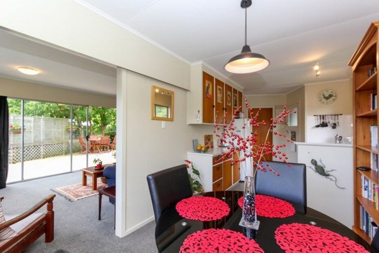 Photo of property in 27 Beaumont Crescent, Frankleigh Park, New Plymouth, 4310