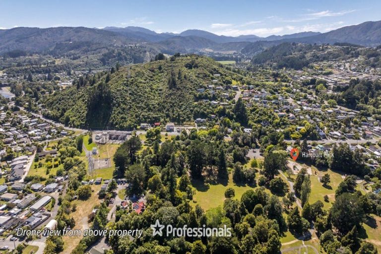 Photo of property in 58 Larchmont Grove, Totara Park, Upper Hutt, 5018