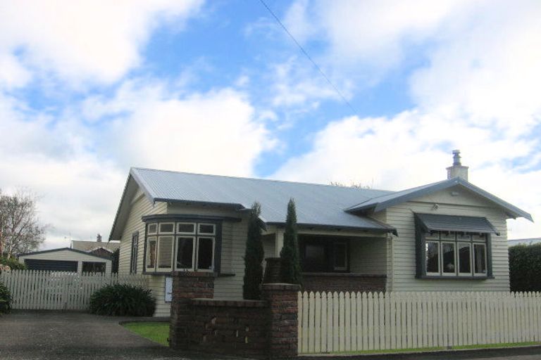 Photo of property in 52 Lyndhurst Street, Takaro, Palmerston North, 4412