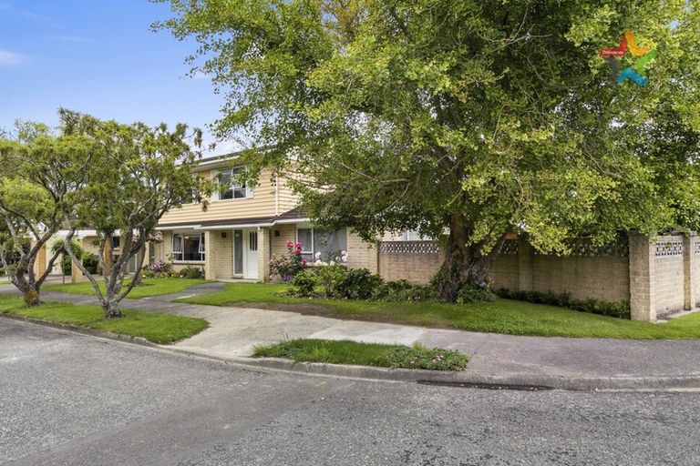 Photo of property in 12 De Menech Grove, Avalon, Lower Hutt, 5011