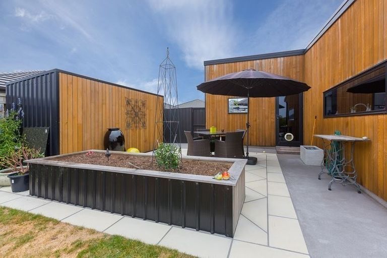 Photo of property in 2 Roy Johns Way, Bell Block, New Plymouth, 4312