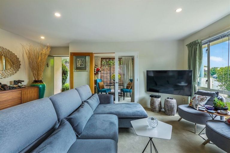 Photo of property in 1/215 Wairakei Road, Bryndwr, Christchurch, 8053