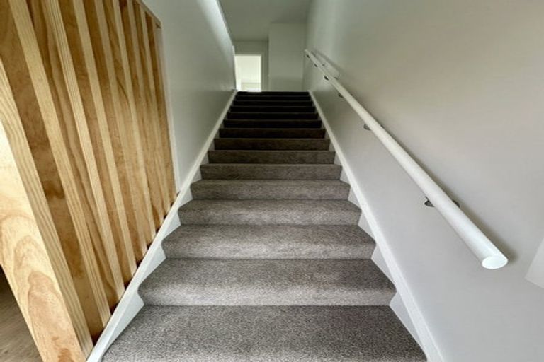 Photo of property in 17 Gibson Crescent, Naenae, Lower Hutt, 5011