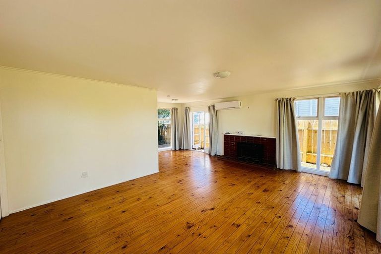 Photo of property in 156 Sunset Road, Unsworth Heights, Auckland, 0632