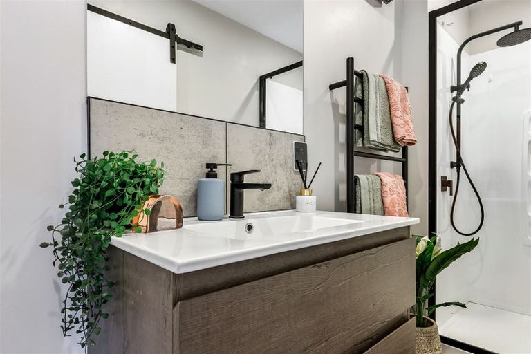 Photo of property in 70 Woodbury Street, Russley, Christchurch, 8042