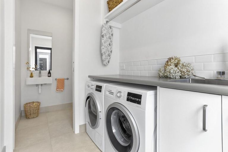 Photo of property in 8 Jack Seabrook Road, Hobsonville, Auckland, 0616