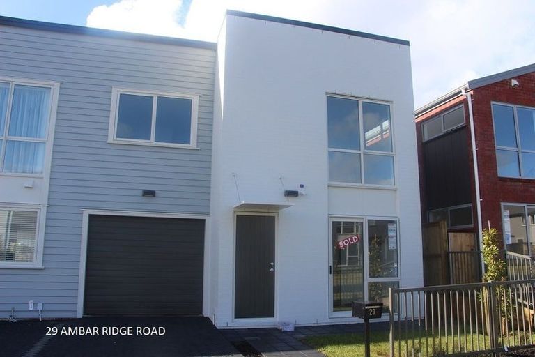 Photo of property in 29 Ambar Ridge Avenue, Massey, Auckland, 0614