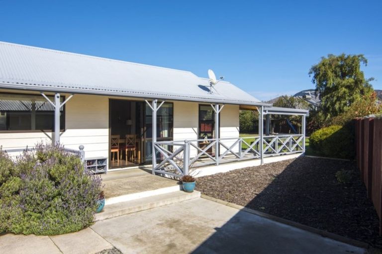 Photo of property in 4a Huia Street, Waikawa, Picton, 7220