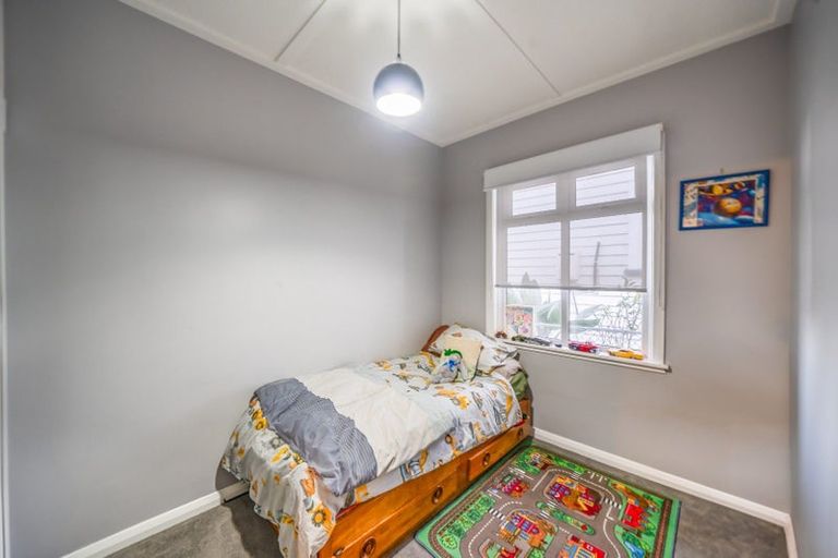 Photo of property in 26 Queens Drive, Kilbirnie, Wellington, 6022