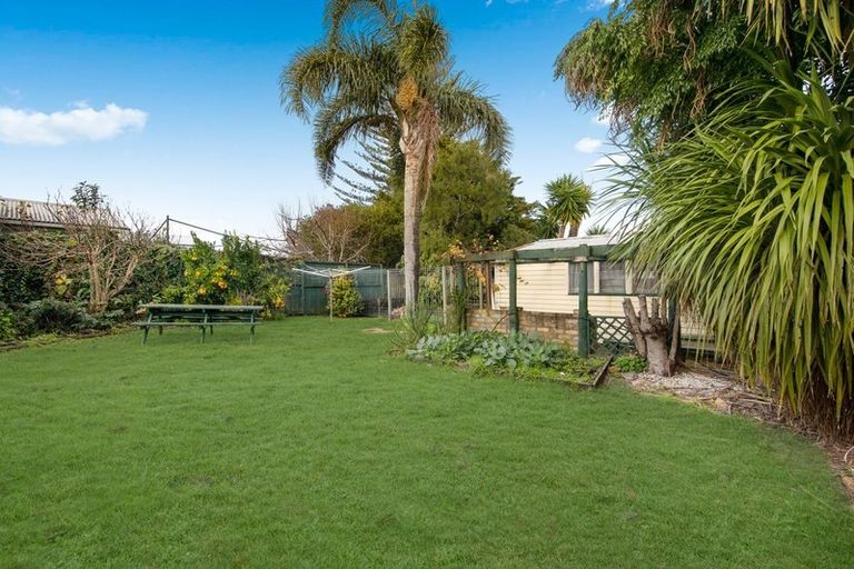 Photo of property in 37 Mckean Avenue, Manurewa, Auckland, 2102