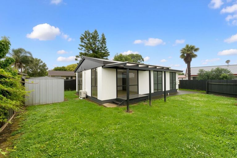 Photo of property in 2/16 Cameron Place, Ranui, Auckland, 0612