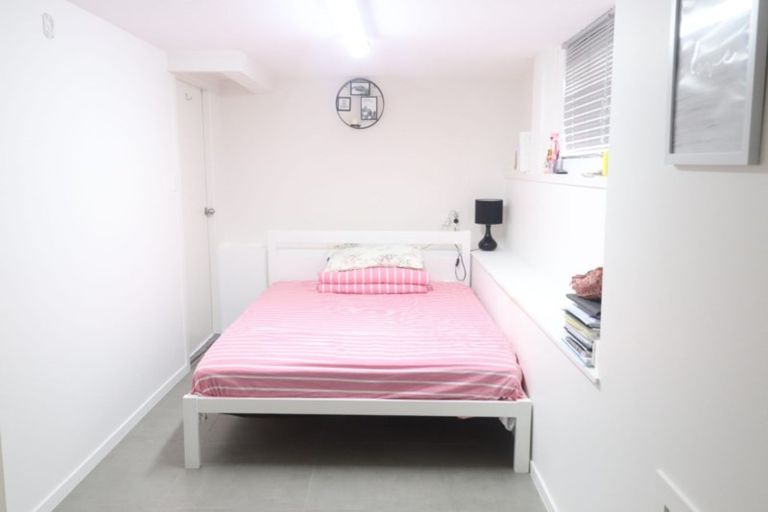 Photo of property in 1/114 Coronation Road, Hillcrest, Auckland, 0627