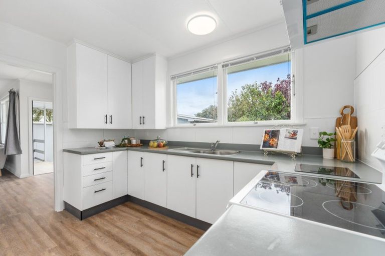 Photo of property in 18 Norwich Place, Awapuni, Palmerston North, 4412