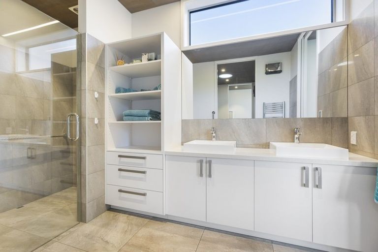 Photo of property in 5 Ruby Ridge, Wanaka, 9305