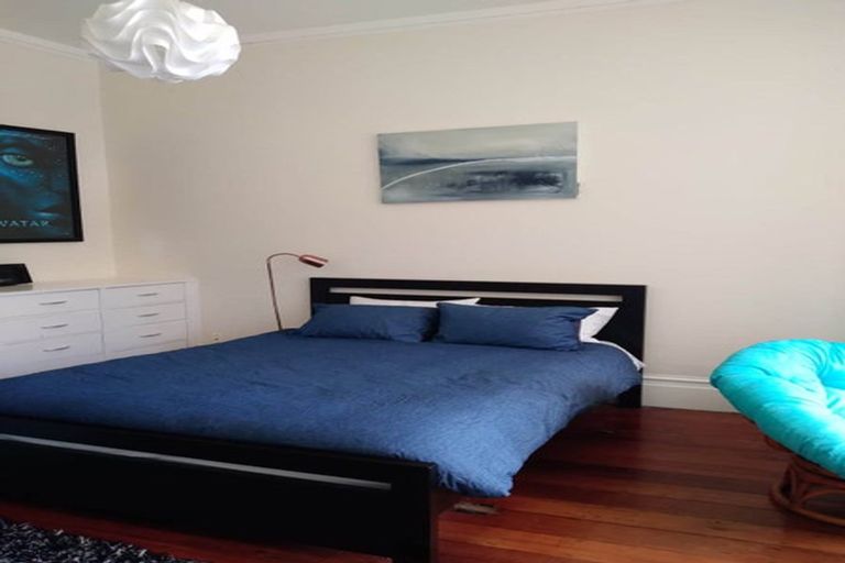 Photo of property in 13 Austin Street, Mount Victoria, Wellington, 6011