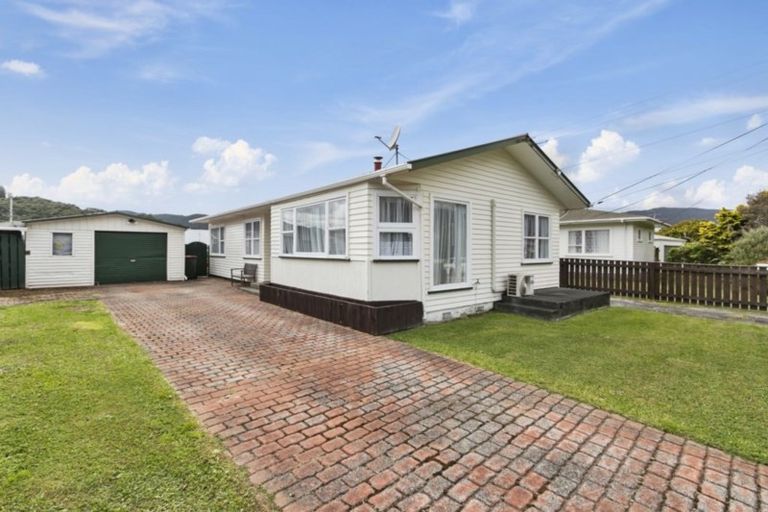 Photo of property in 38 Karamu Crescent, Wainuiomata, Lower Hutt, 5014