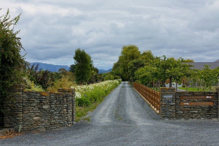 Photo of property in 25 Athelney Road, Kaikoura Flat, Kaikoura, 7371