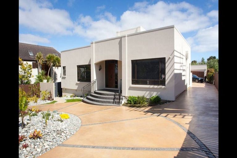 Photo of property in 1420 Whangaparaoa Road, Army Bay, Whangaparaoa, 0930