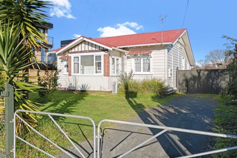 Photo of property in 8 Princes Street, Pukekohe, 2120
