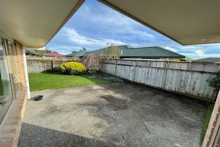 Photo of property in 83 Guildford Drive, Paraparaumu, 5032